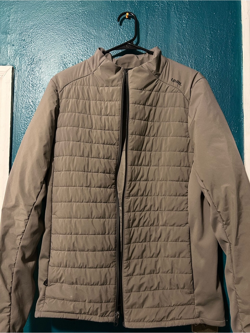 UNRL Men's Quilted Puffer Jacket in Taupe
